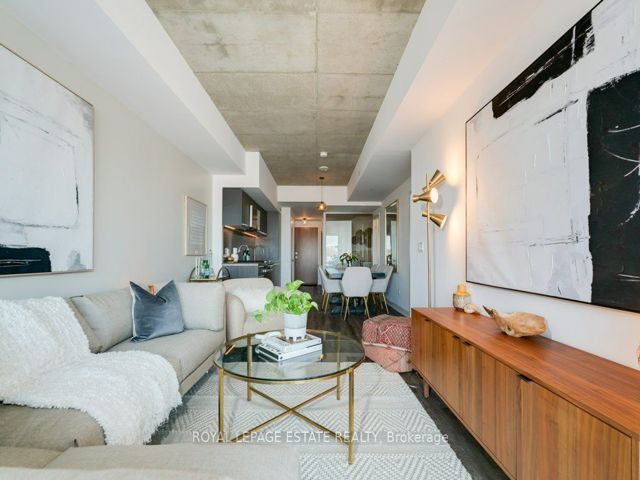 403 - 665 Queen St E