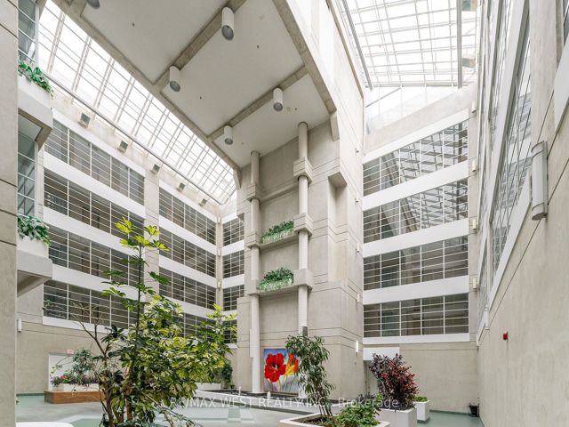 414 - 5800 Sheppard Ave E