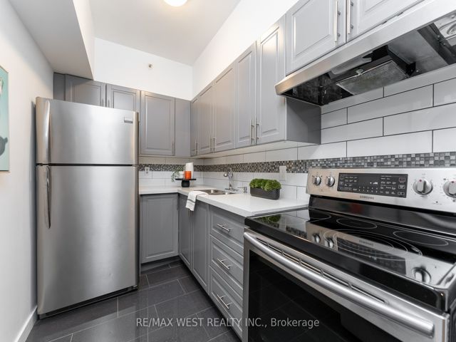 414 - 5800 Sheppard Ave E