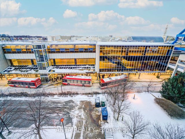 405 - 60 Brian Harrison Way