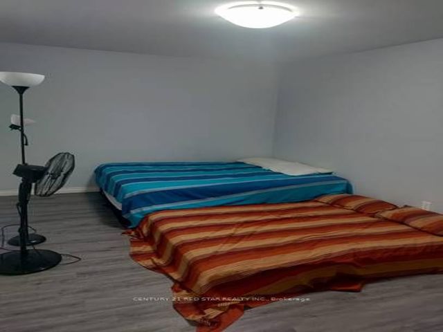 304 - 5 Massey Sq