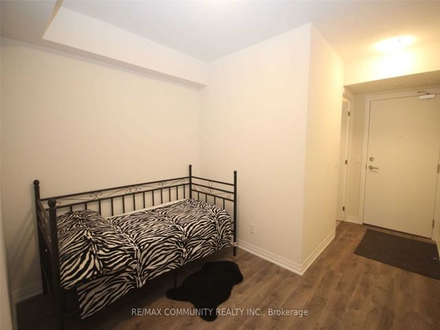 303 - 1630 Queen St E
