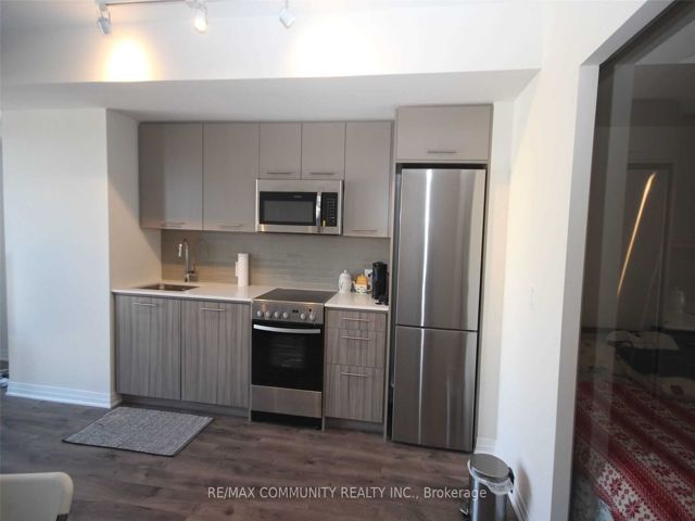 303 - 1630 Queen St E