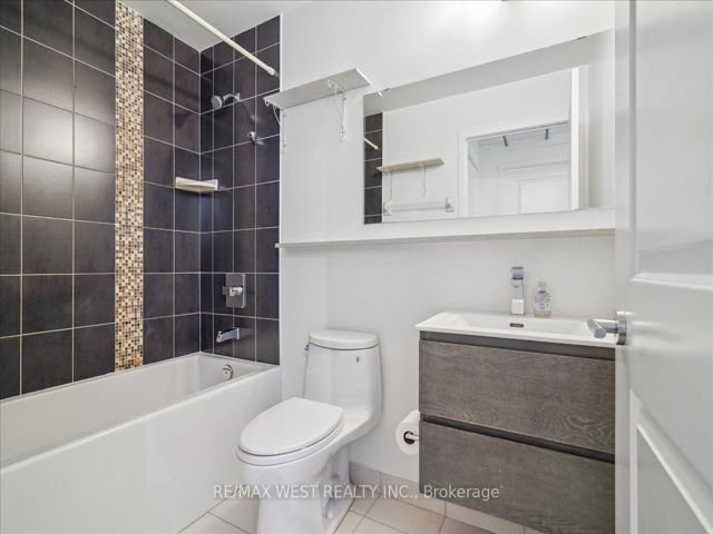 813 - 195 Bonis Ave