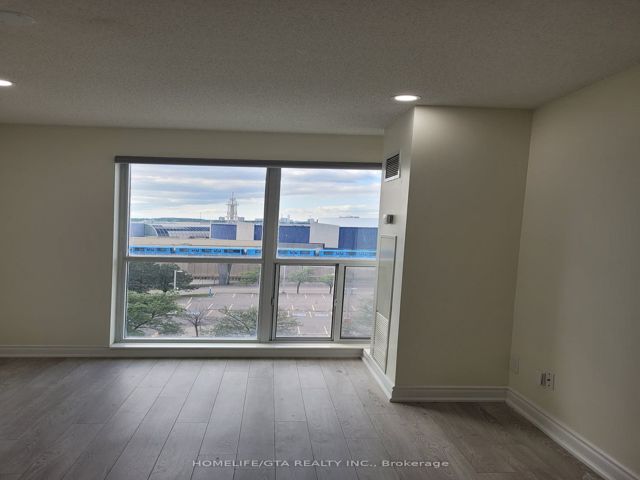 602 - 70 Town Centre Crt