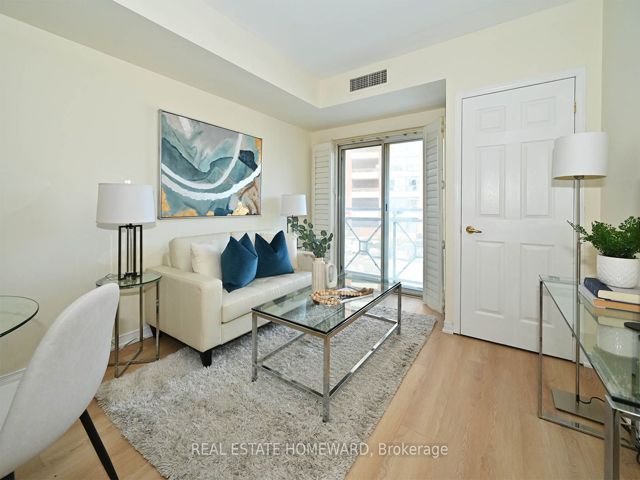 210 - 2351 Kennedy Rd