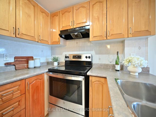 210 - 2351 Kennedy Rd