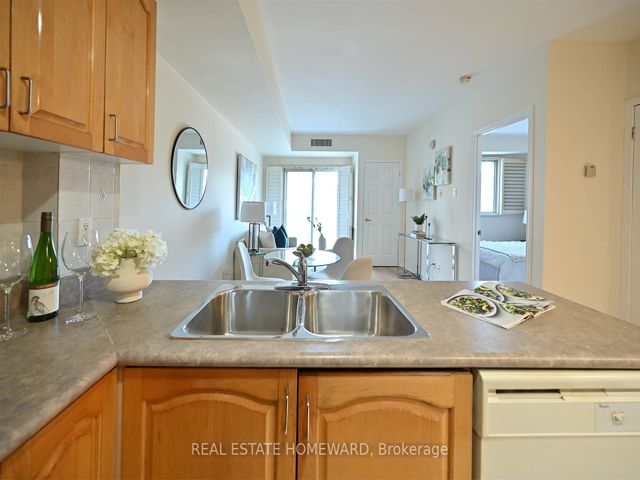 210 - 2351 Kennedy Rd
