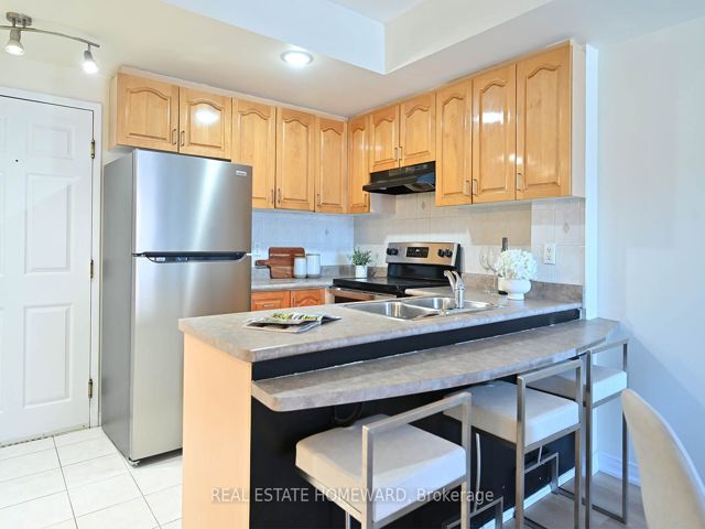 210 - 2351 Kennedy Rd