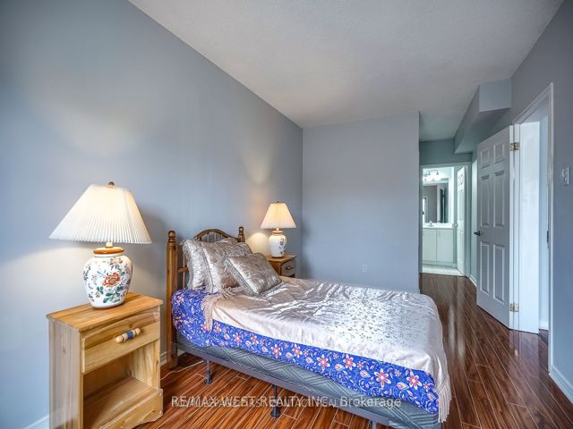 217 - 2351 Kennedy Rd