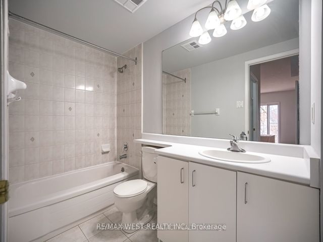 217 - 2351 Kennedy Rd