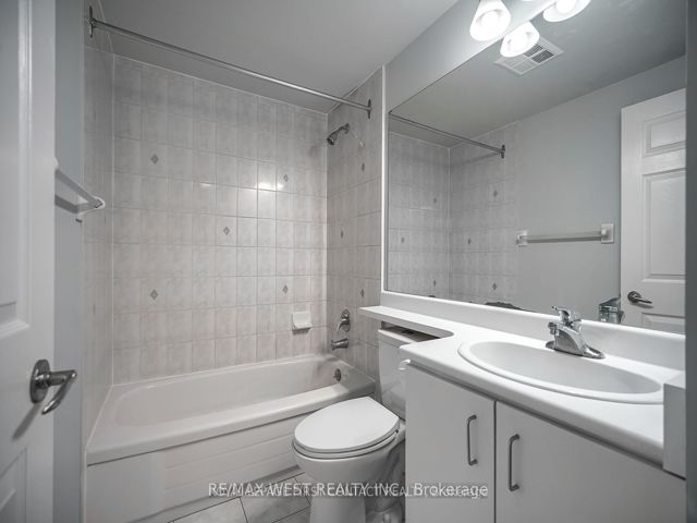 217 - 2351 Kennedy Rd