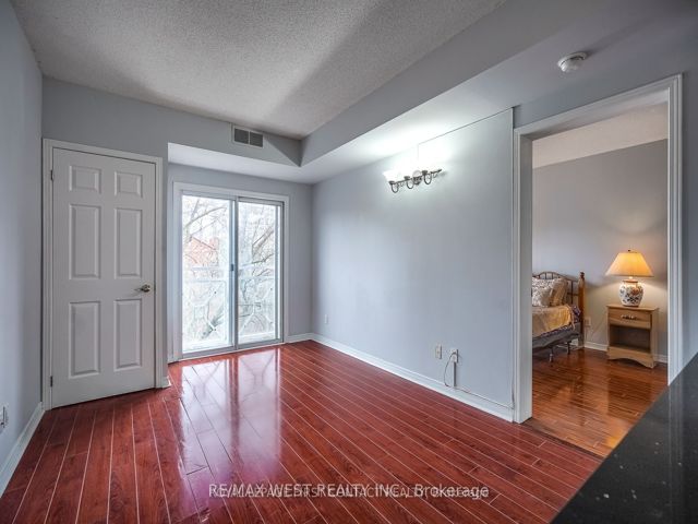 217 - 2351 Kennedy Rd