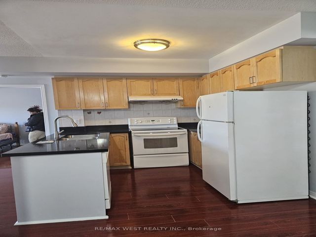 217 - 2351 Kennedy Rd