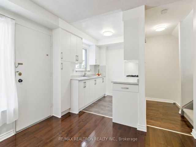 6 - 44 Chester Le Blvd