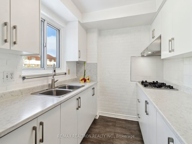 6 - 44 Chester Le Blvd