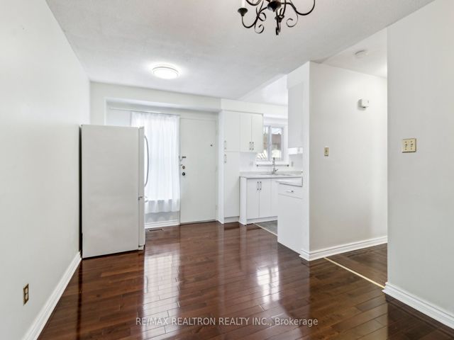6 - 44 Chester Le Blvd