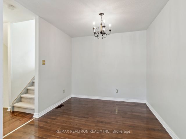 6 - 44 Chester Le Blvd