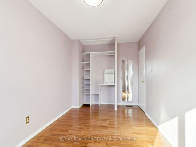 6 - 44 Chester Le Blvd