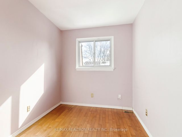 6 - 44 Chester Le Blvd