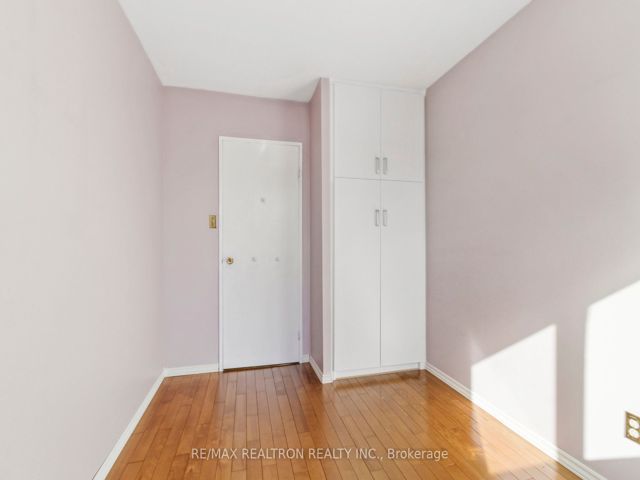 6 - 44 Chester Le Blvd