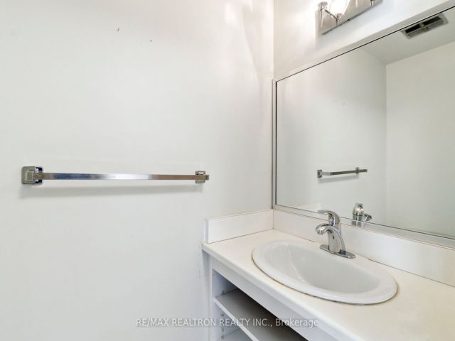 6 - 44 Chester Le Blvd