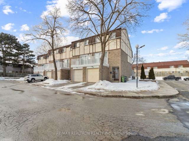 6 - 44 Chester Le Blvd