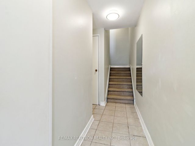 6 - 44 Chester Le Blvd