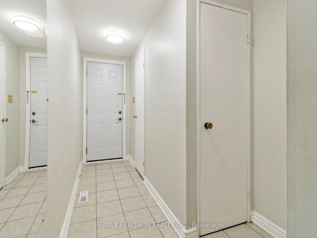 6 - 44 Chester Le Blvd