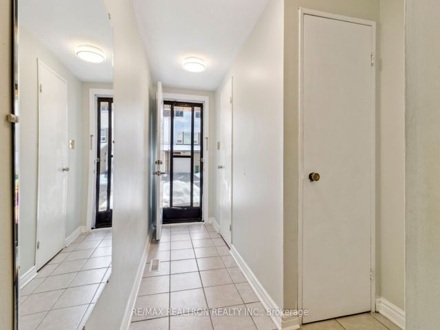6 - 44 Chester Le Blvd