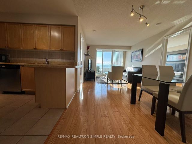 1312 - 61 Town Centre Crt