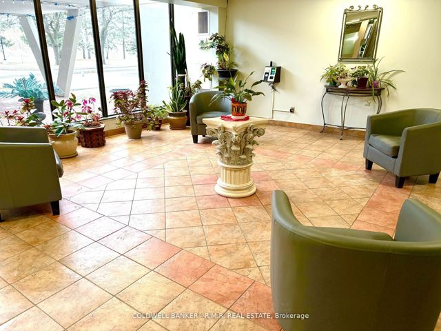 1711 - 301 Prudential Dr