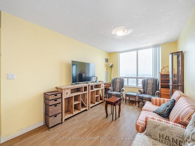 2923 - 68 Corporate Dr