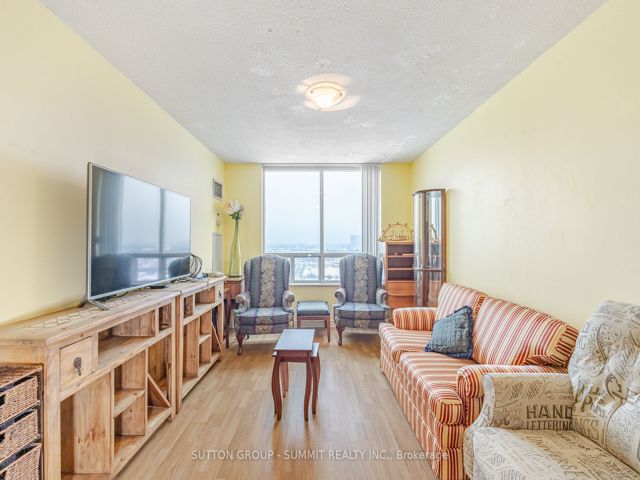 2923 - 68 Corporate Dr
