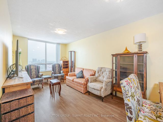 2923 - 68 Corporate Dr