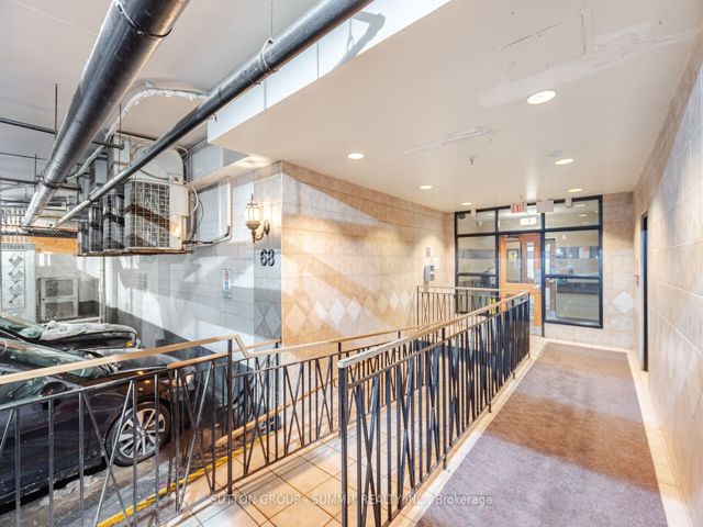 2923 - 68 Corporate Dr