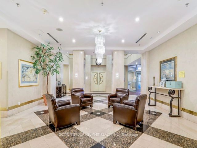 2923 - 68 Corporate Dr
