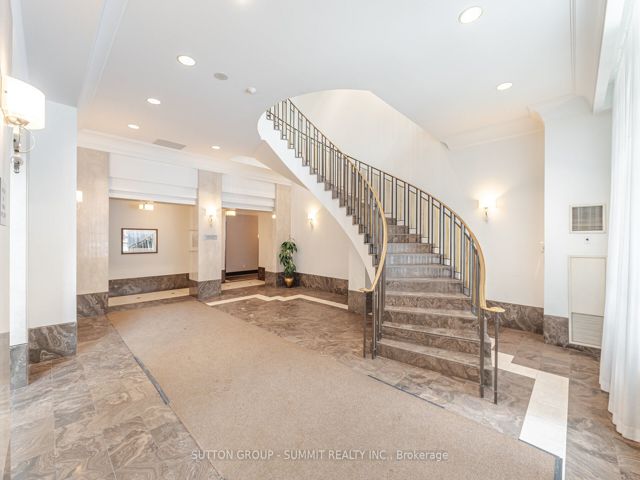 2923 - 68 Corporate Dr