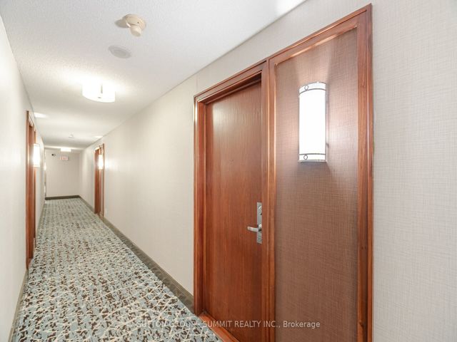 2923 - 68 Corporate Dr
