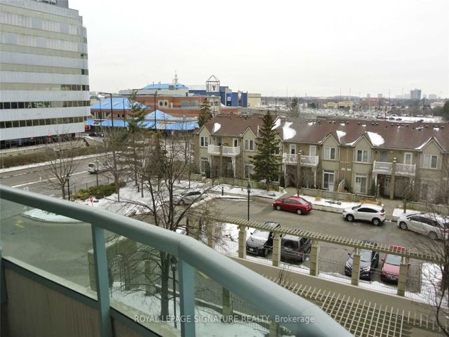 405 - 61 Town Centre Crt