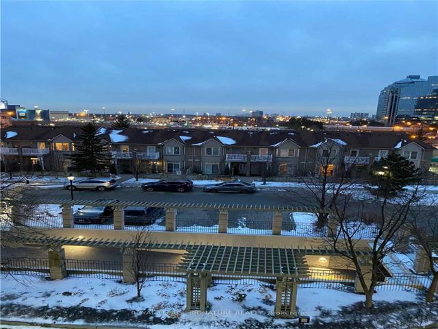 405 - 61 Town Centre Crt