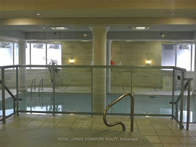 405 - 61 Town Centre Crt