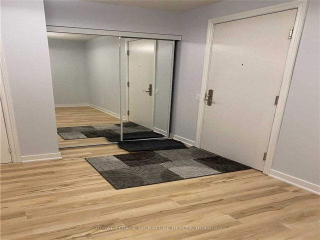 405 - 61 Town Centre Crt