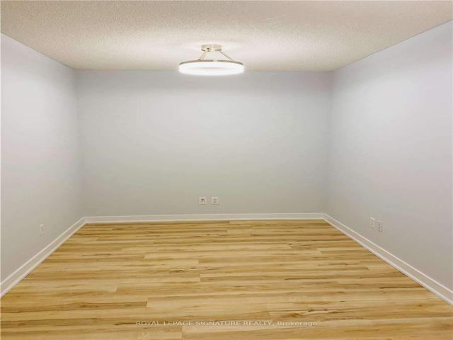 405 - 61 Town Centre Crt
