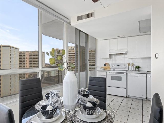 1204 - 5 Greystone Walk Dr
