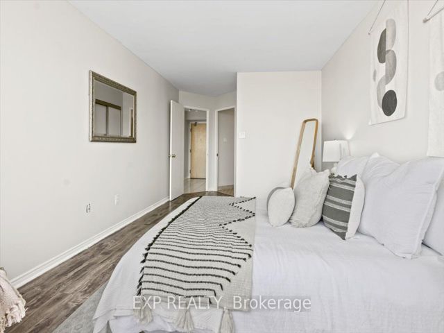 1204 - 5 Greystone Walk Dr