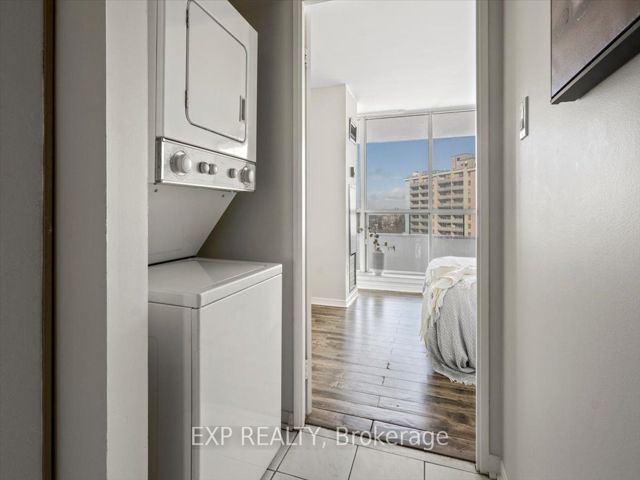 1204 - 5 Greystone Walk Dr