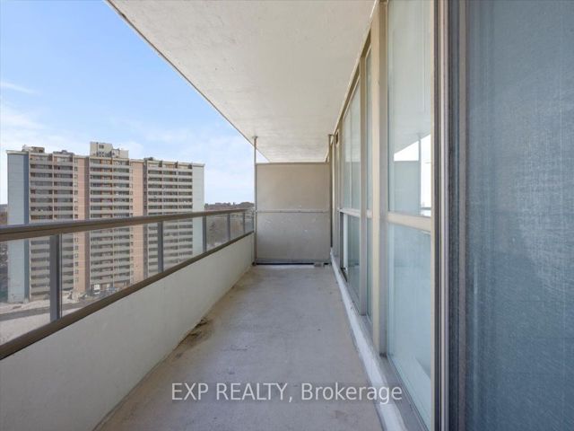 1204 - 5 Greystone Walk Dr