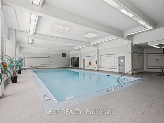 1204 - 5 Greystone Walk Dr
