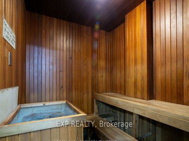 1204 - 5 Greystone Walk Dr